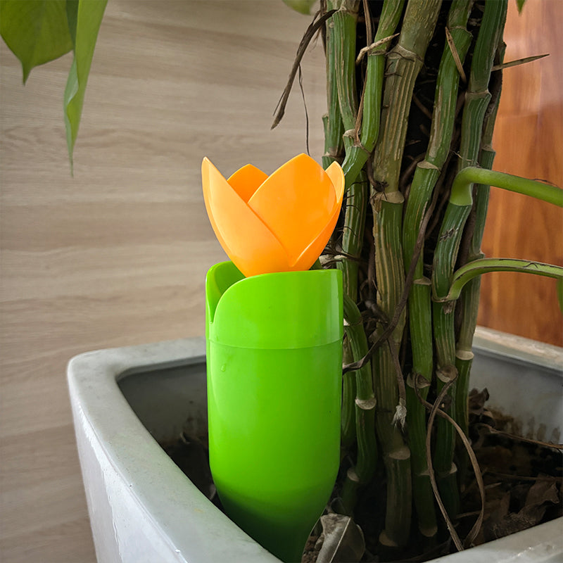 Tulip-shaped automatic drip irrigation machine